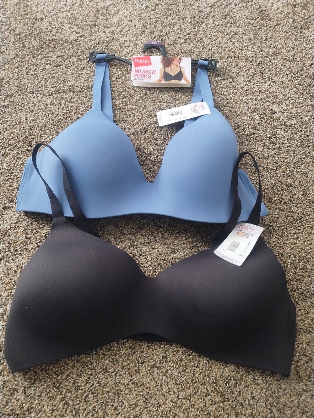Hanes No Show Petals Seamless T-Shirt Bras - Blue and Black